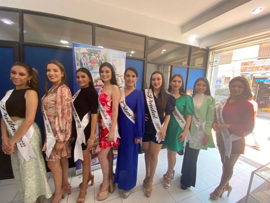 Candidatas a Reina de la Provincia listas para esta noche