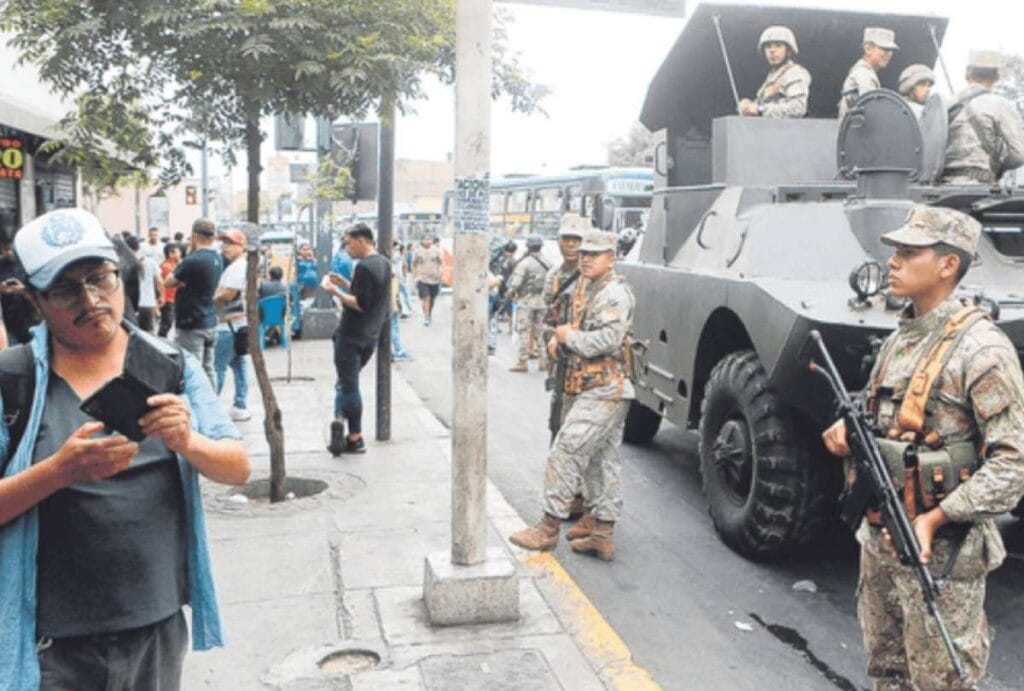 Perú declara emergencia por inseguridad y militares salen a las calles