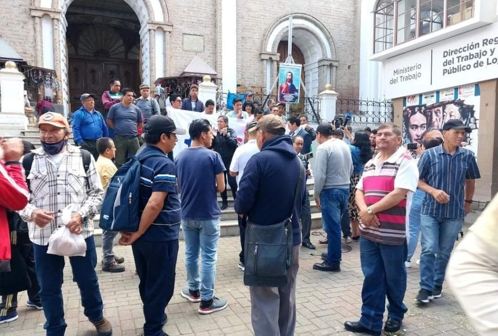 Trabajadores municipales irían a huelga por falta de atención del Alcalde