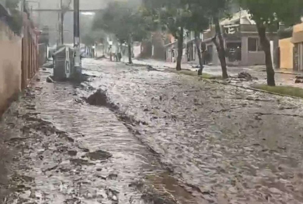 Desbordamiento de quebrada genera un nuevo aluvión en La Gasca