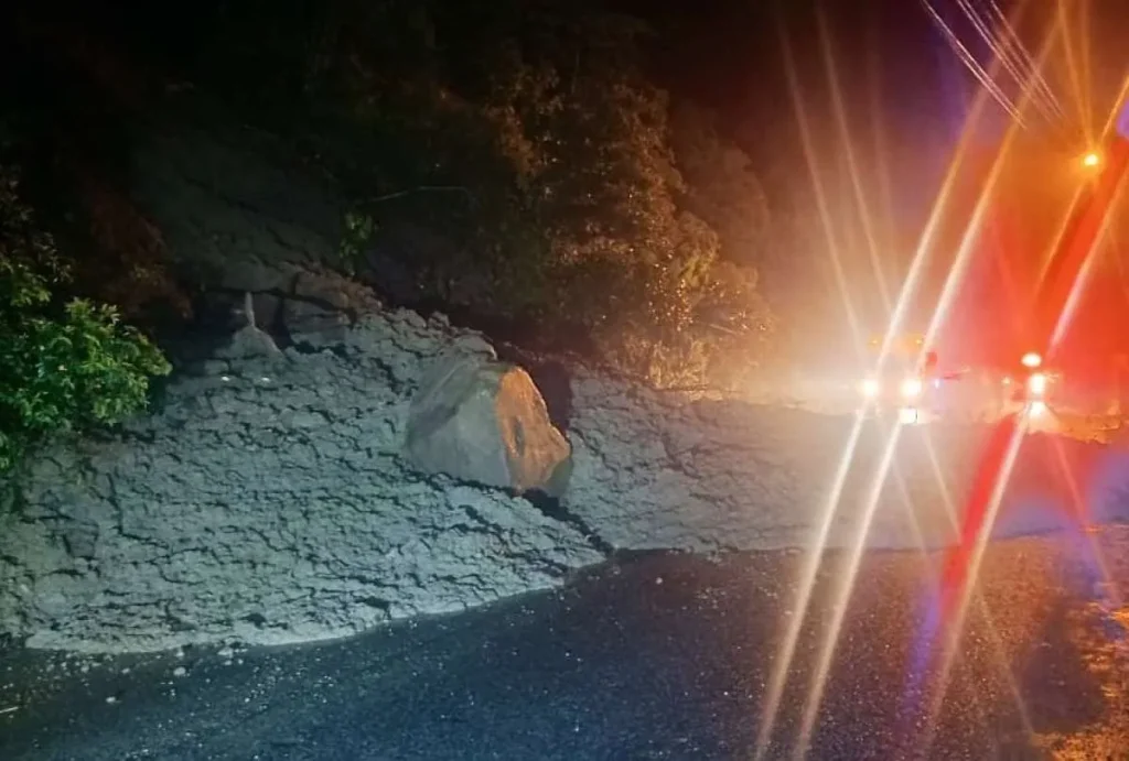 Lluvias en Ecuador: Vías cerradas por deslizamientos en Loja y Azuay