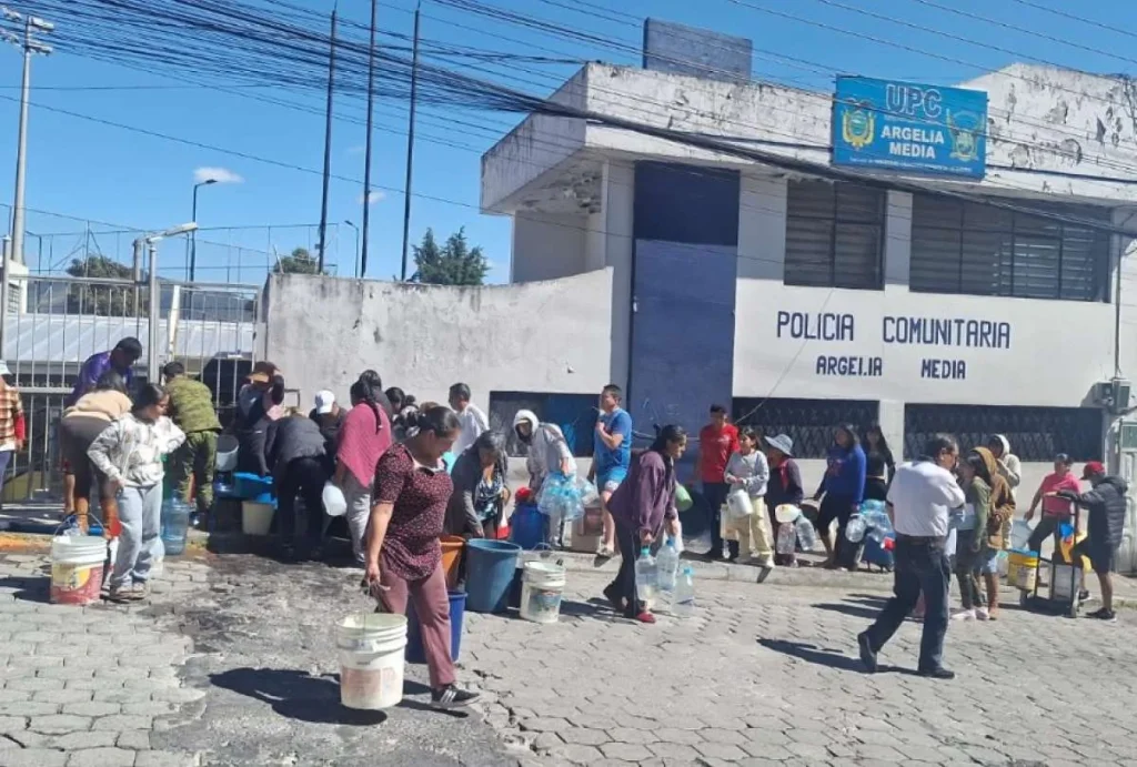 Sur de Quito sigue sin agua: retrasan obras de reparación