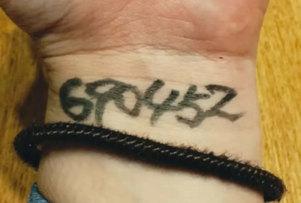 690452: el enigmático número que TikTokers escriben en su muñeca para tener sueños reveladores