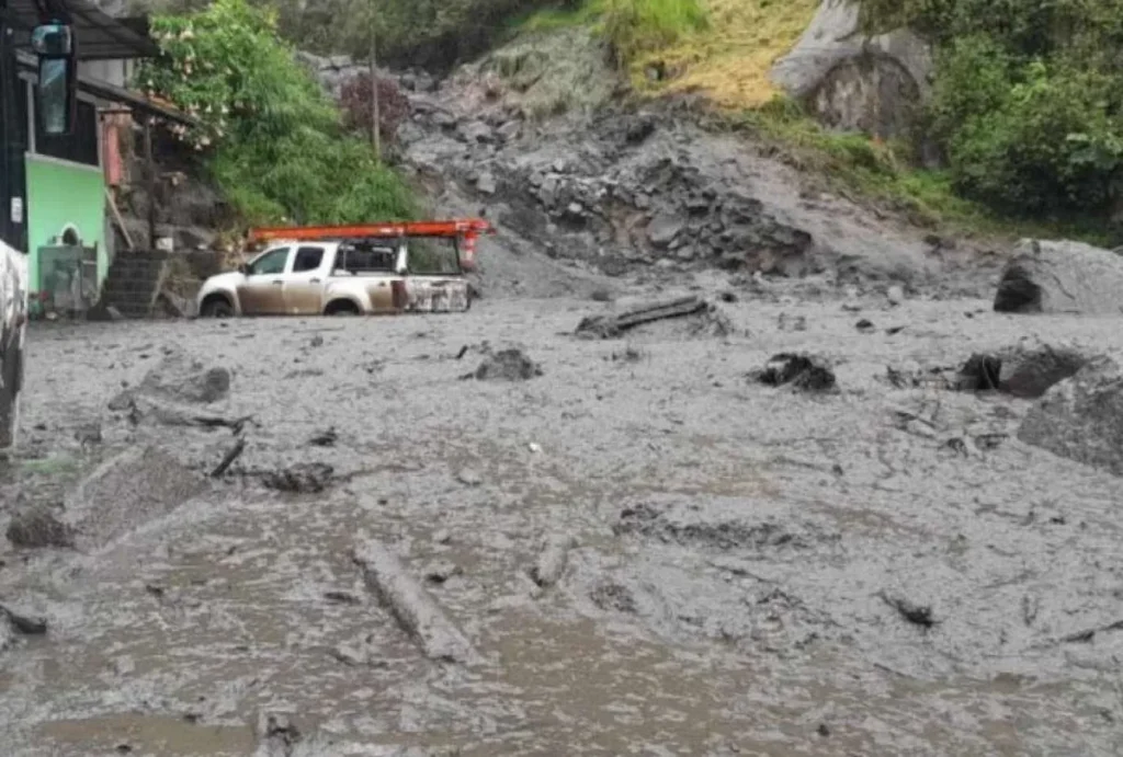 Parroquia Amaluza en emergencia tras desbordamiento de quebradas