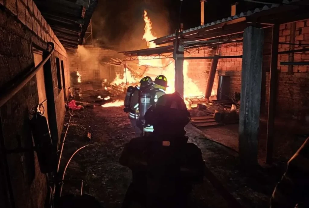 Incendio en fábrica del sur de Cuenca fue controlado