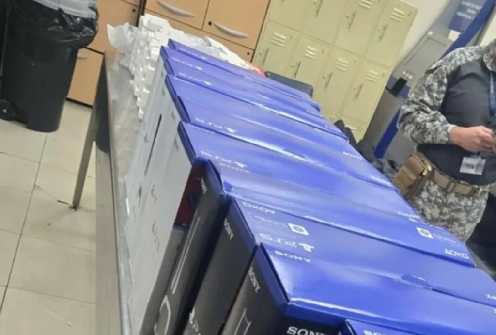 Guayaquil: Aduanas retiene consolas y celulares sin declarar