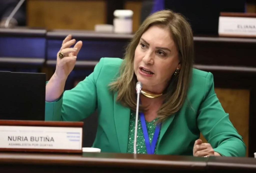 Nuria Butiñá enfrenta denuncia por presuntos “diezmos”