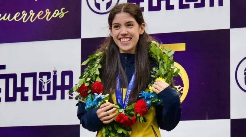 Fernanda Moncada recibe homenaje tras título mundial
