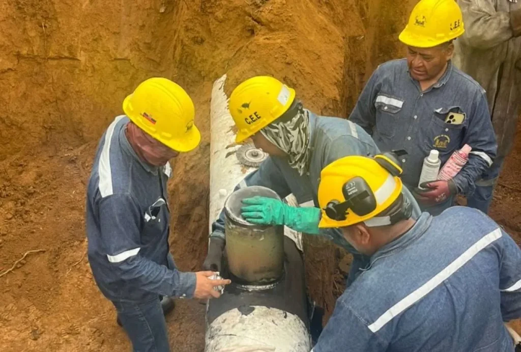 Derrame de diésel por conexión ilegal en Quinindé