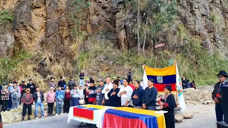 Saraguro levanta paro en la vía Loja–Cuenca