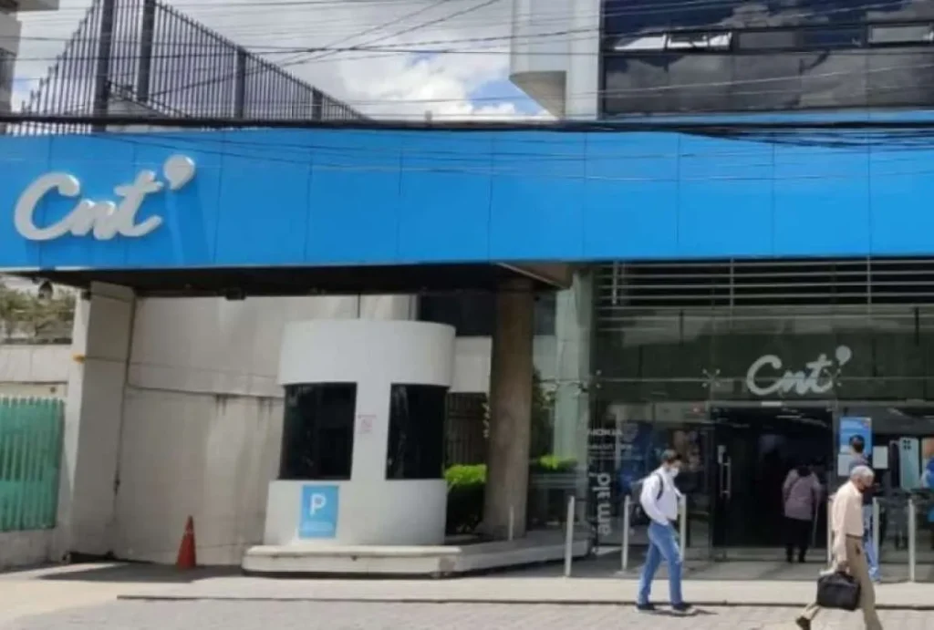 HealthBird deja Ecuador; CNT aclara proceso con el IESS