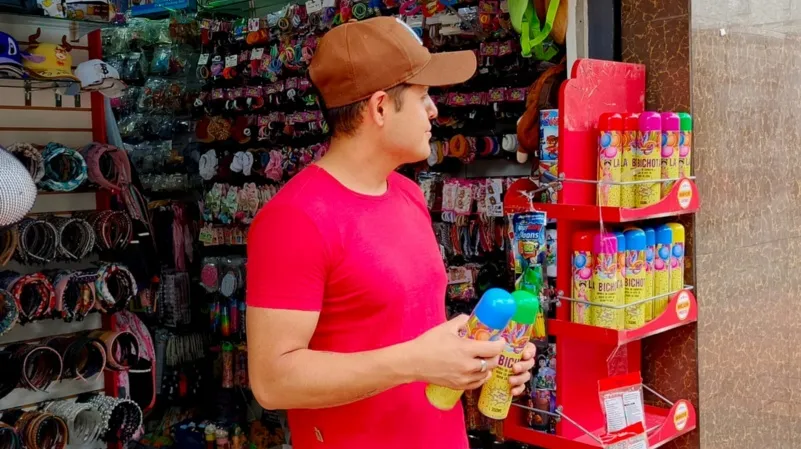 Carnaval impulsa ventas de artículos festivos en Loja