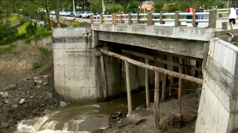 Puente La Argelia Loja: obra principal concluida