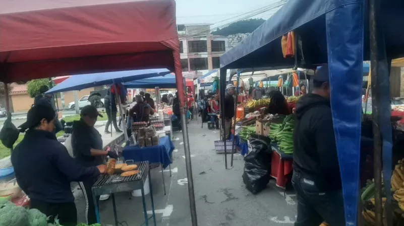 Feria de San Pedro en Loja sigue operando con cambios bqnoticias