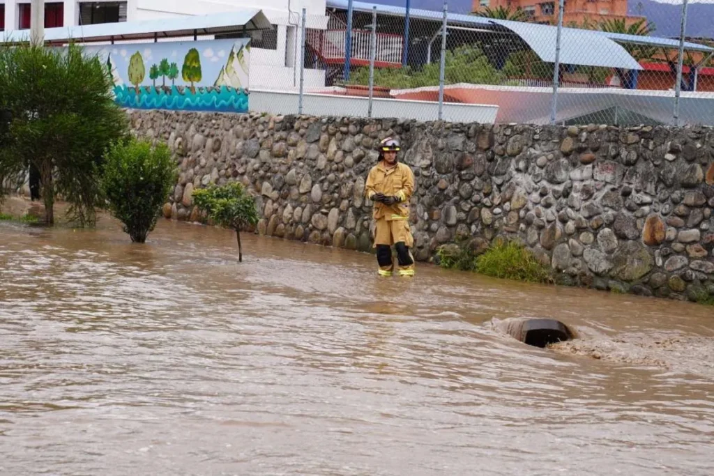 Ecuador declara emergencia nacional por lluvias Ecuador declara emergencia nacional por lluvias