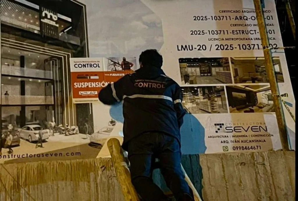 AMC suspende obra en Tumbaco por colapso AMC suspende obra en Tumbaco por colapso