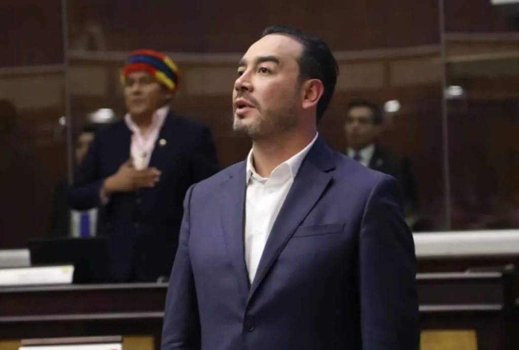 Olsen suspende trámite sobre inmunidad de Juan González