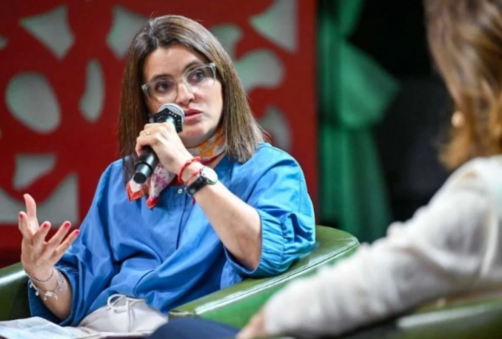 Ecuador promueve inversión social en cumbre en Miami