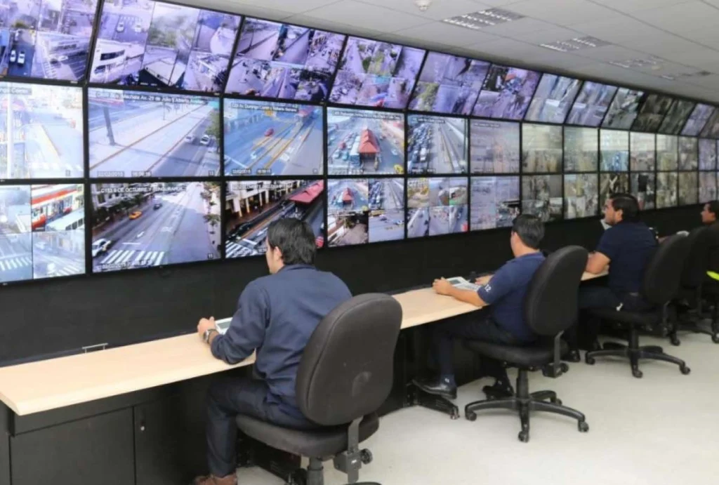 Operativos de seguridad en zonas conflictivas de Guayaquil Operativos de seguridad en zonas conflictivas de Guayaquil