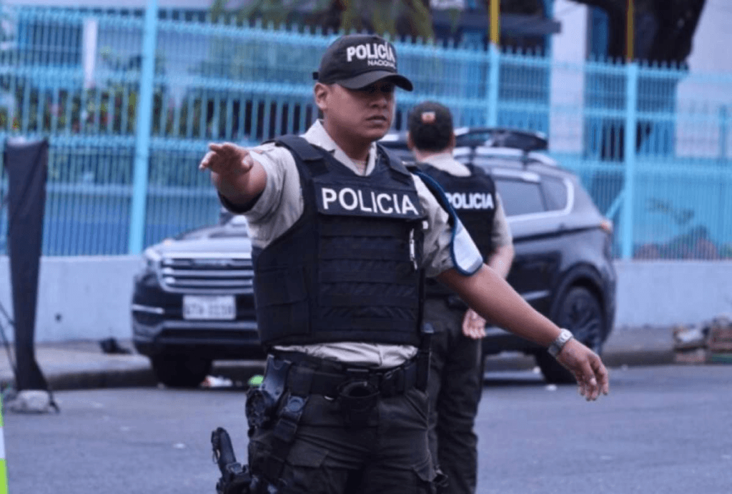 Policía de Ecuador abre convocatoria para 728 plazas