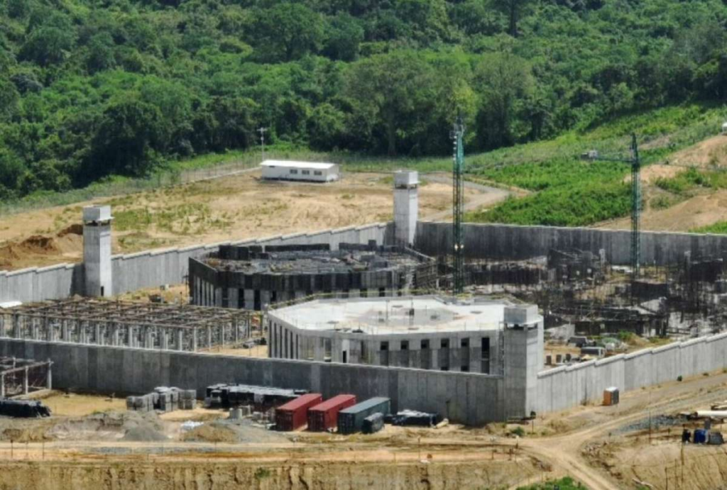 600 drones intentaron ingresar a cárcel El Encuentro