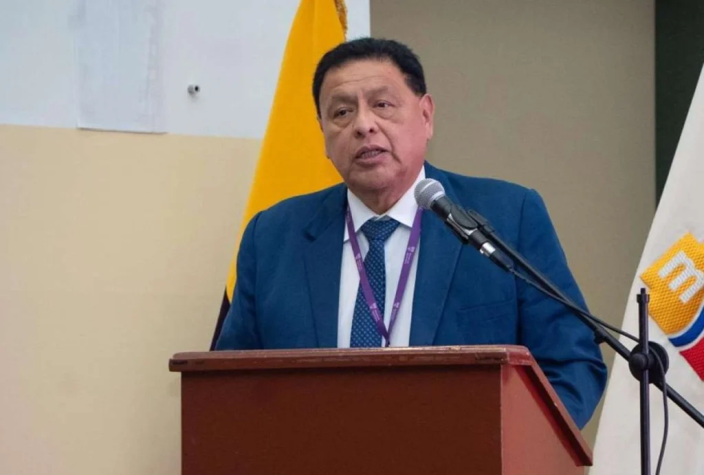 Jaime Bernabé Erazo asume como ministro de Salud