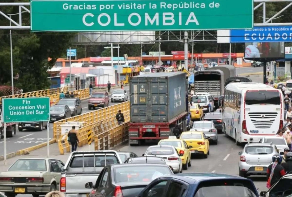 Ecuador sube tasa a productos de Colombia al 100% Ecuador sube tasa a productos de Colombia al 100%