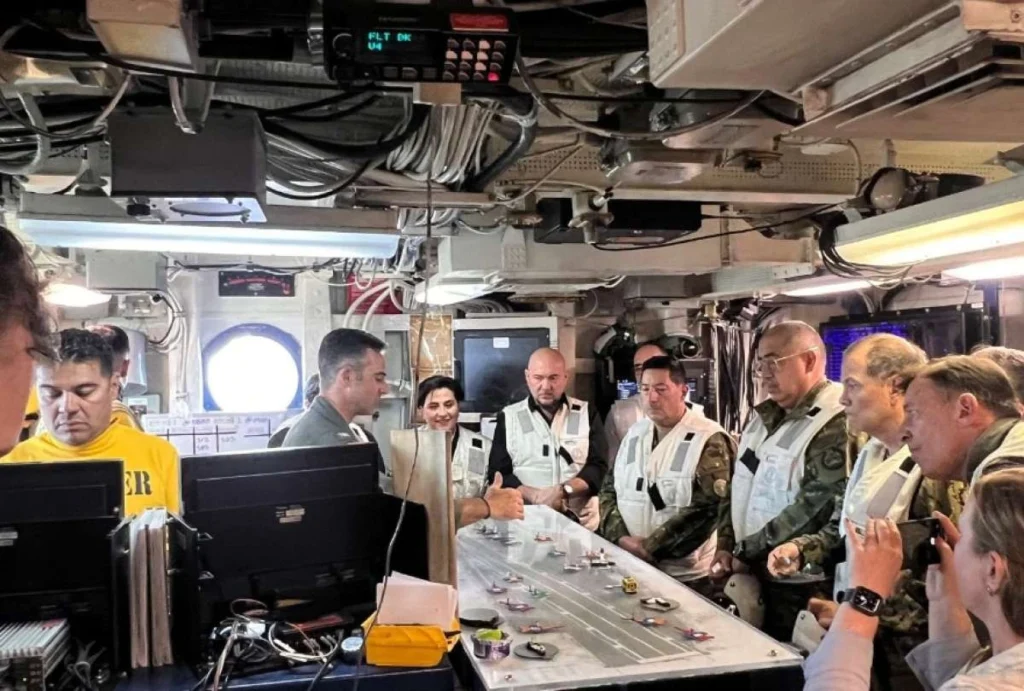 Ecuador participa en ejercicios con portaaviones USS Nimitz