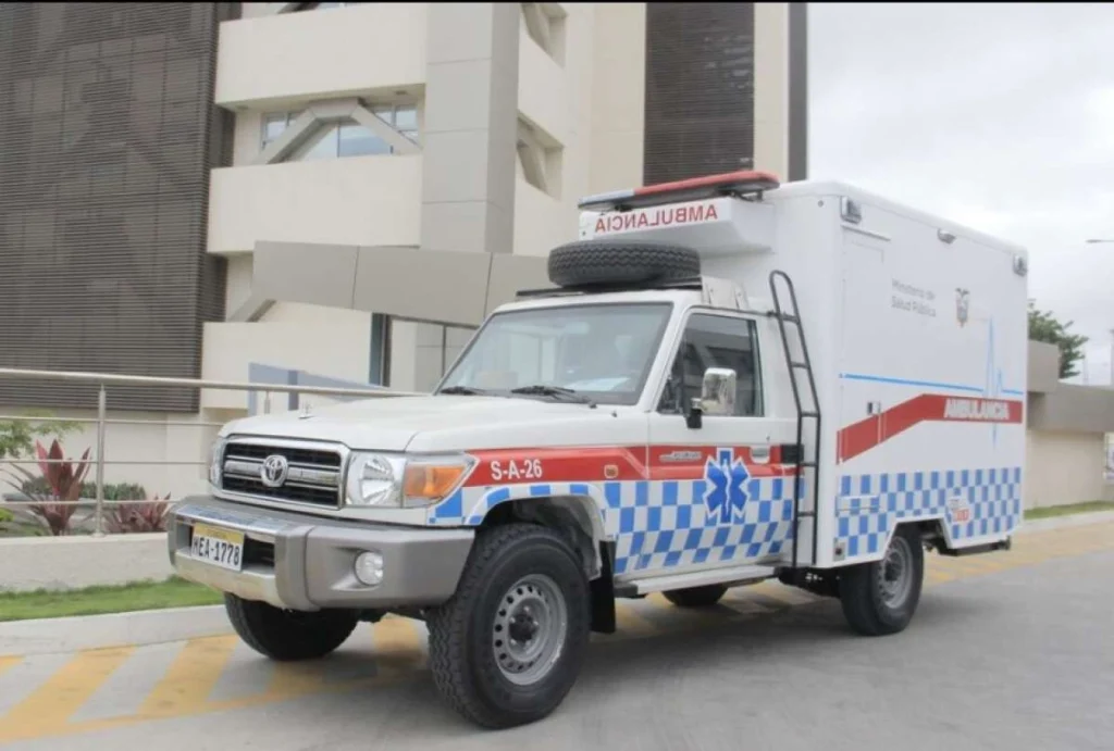 Emergencias médicas en toque de queda Ecuador