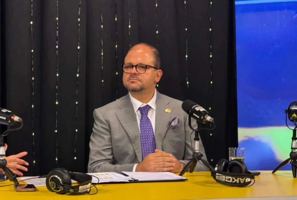 Reimberg habla sobre situación de Aquiles Alvarez Reimberg habla sobre situación de Aquiles Alvarez