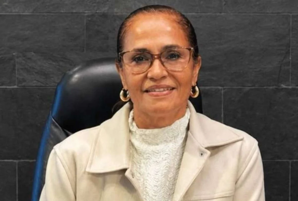 Jenny Desiderio asume gerencia subrogante de CNEL