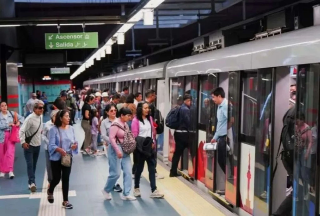 Metro de Quito retoma horarios normales de servicio