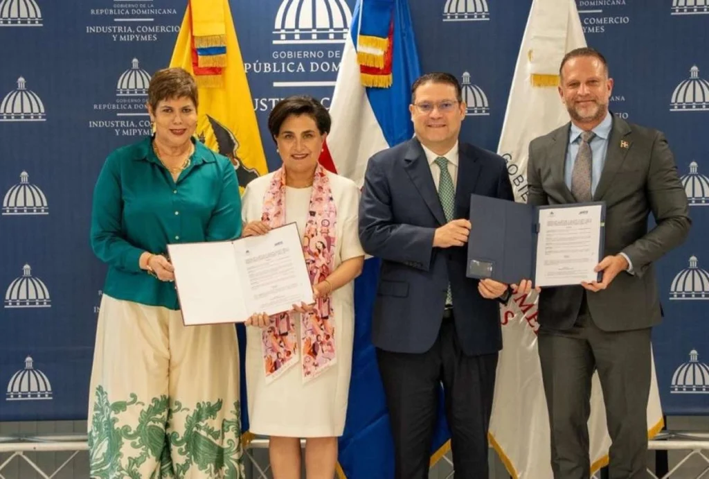 Ecuador y República Dominicana impulsan acuerdo comercial