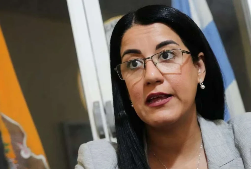 Ministerio alerta por documentos falsos en escuelas Ministerio alerta por documentos falsos en escuelas