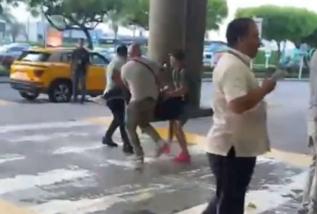 Balacera en aeropuerto de Guayaquil deja dos muertos Balacera en aeropuerto de Guayaquil deja dos muertos