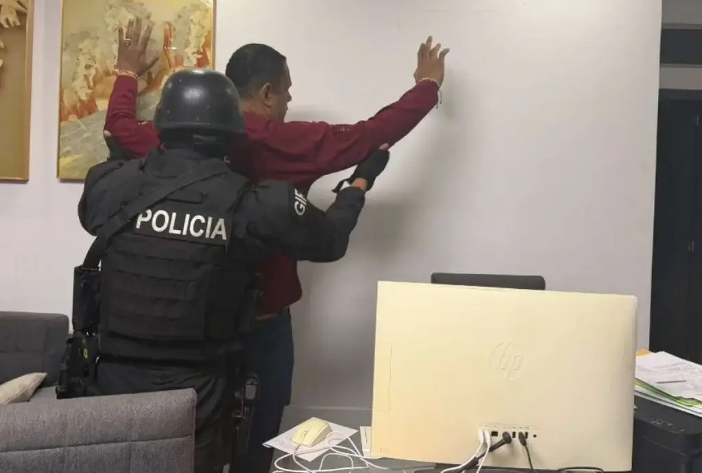 Detienen al alcalde de Esmeraldas por presunto lavado
