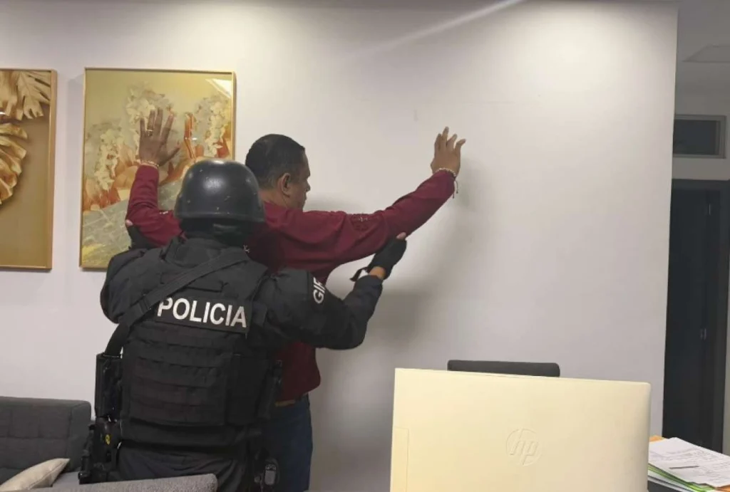 Alcalde de Esmeraldas investigado por presunto lavado