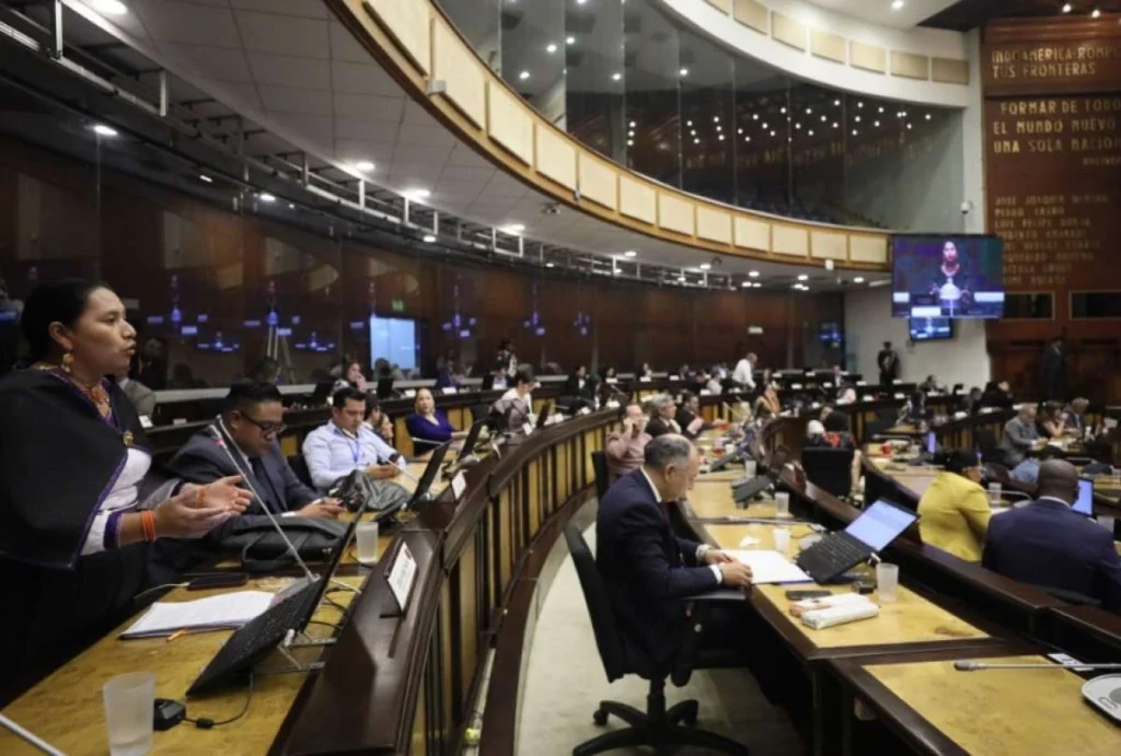Asamblea fiscaliza patrimonios de alcaldes en Ecuador