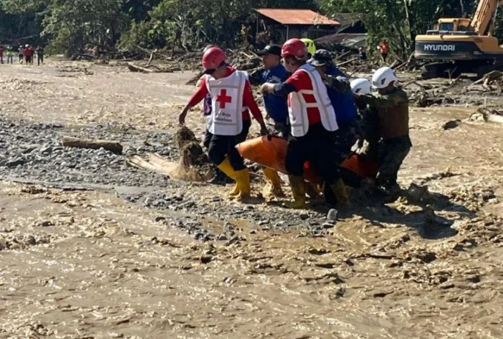 Aluvión en Zamora Chinchipe deja muertos y desaparecidos