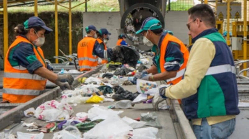Loja refuerza el reciclaje y la separación de residuos Loja refuerza el reciclaje y la separación de residuos