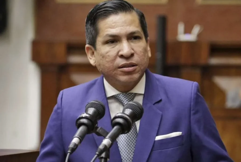 Darío Macas renuncia a la Alcaldía de Machala