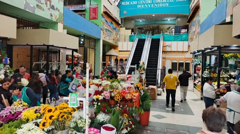 Escaleras eléctricas del Centro Comercial Loja estarán listas esta semana Escaleras eléctricas del Centro Comercial Loja estarán listas la próxima semana