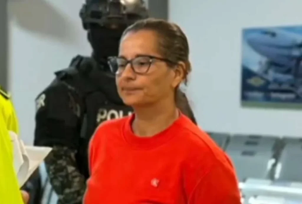 Esposa e hija de alias ‘Fito’ llegan a Ecuador desde Colombia