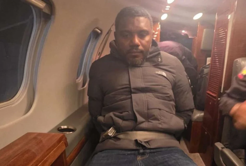 Alias Comandante 7 es trasladado a Ecuador tras captura