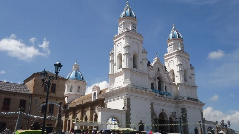 Turismo religioso en Ecuador mueve millones de visitas Turismo religioso en Ecuador mueve millones de visitas
